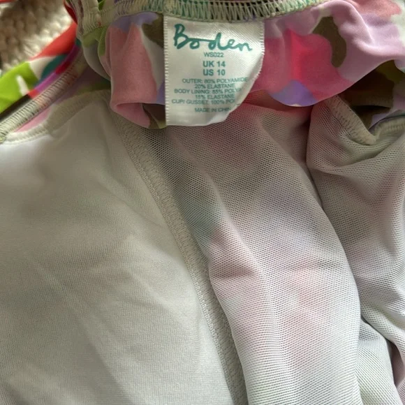 Boden one piece swimsuit with bag size US 10 - Picture 3 of 4